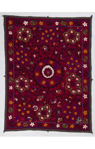 Vintage Embroidery, UZBEK Suzani / Embroidered Cover / Hanging, Central Asia, circa 1930, 4' 7" x 6' 1" (140 x 187 cm)