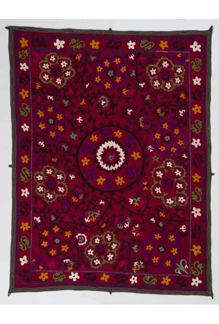 Vintage Embroidery, UZBEK Suzani / Embroidered Cover / Hanging, Central Asia, circa 1930, 4' 7" x 6' 1" (140 x 187 cm)